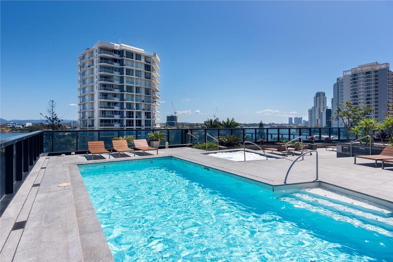 Circle On Cavill - Hosted By Coastal Letting Apartment Gold Coast Exterior photo