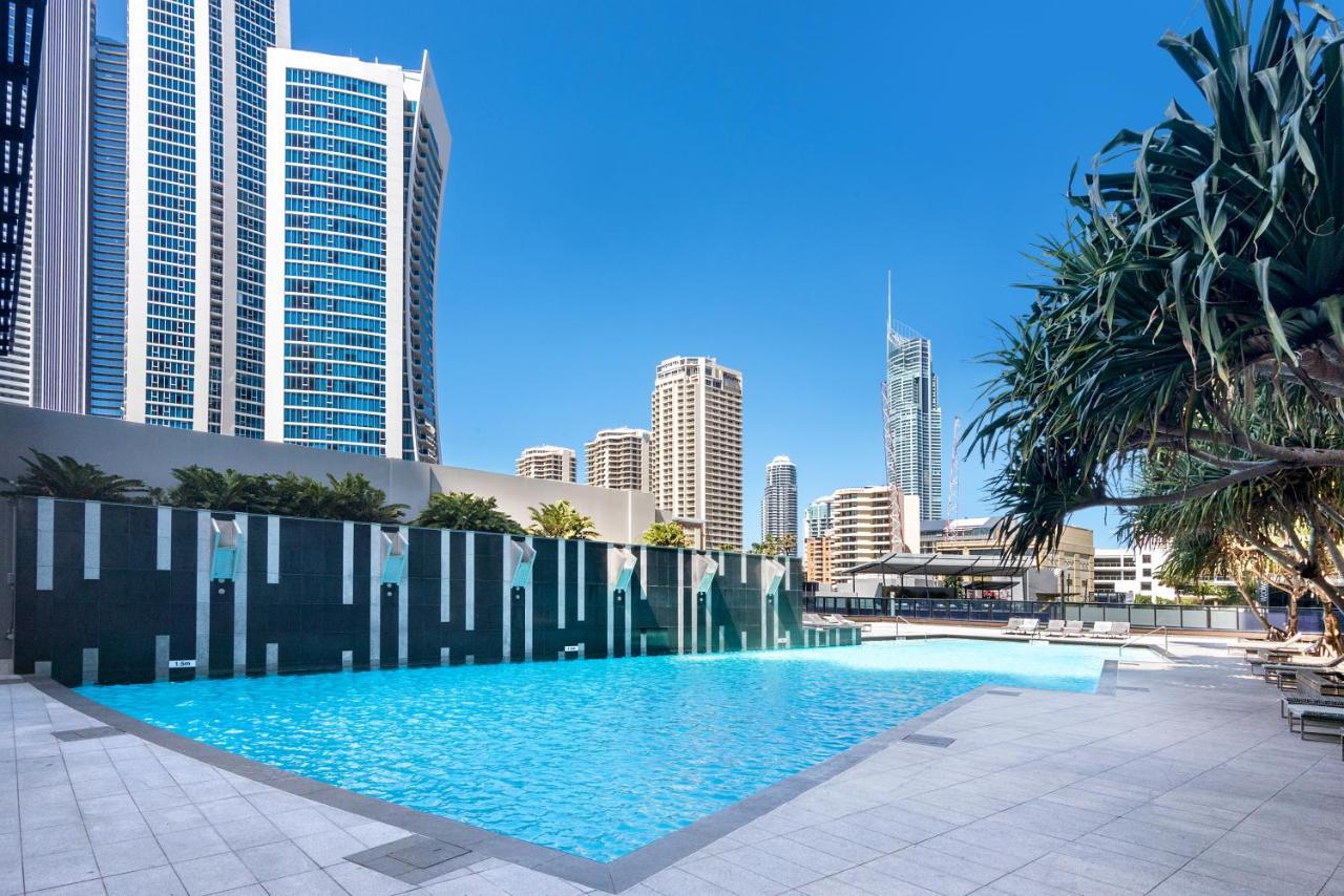 Circle On Cavill - Hosted By Coastal Letting Apartment Gold Coast Exterior photo